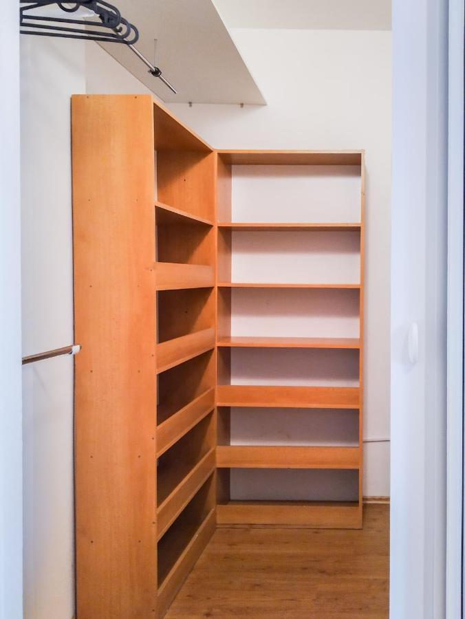 Yellow Apartment Острава Екстериор снимка
